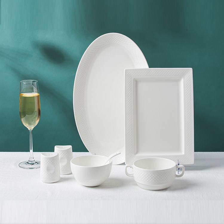 Custom white tableware sets (4)