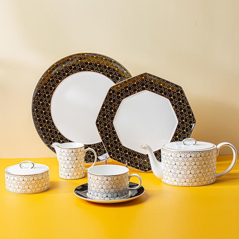 Decal design porcelain dinner set (3)
