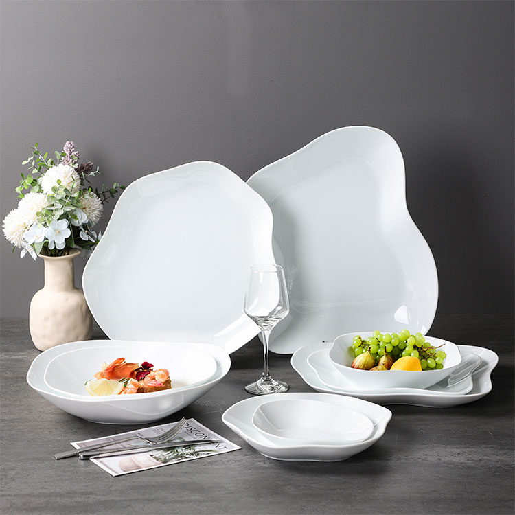 Different shapes White porcelain dinner sets