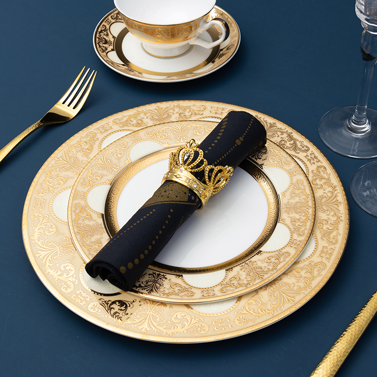 Factory Luxury Bone China plates with gold