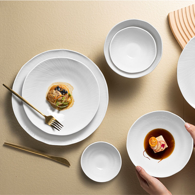 round china plate in different types