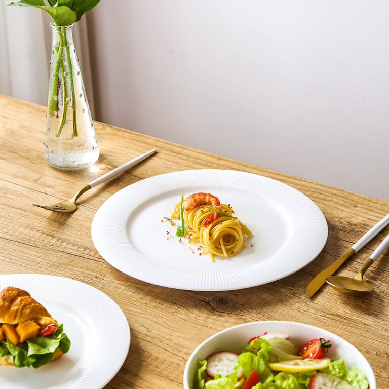 Porcelain vs. Ceramic Plates Pito