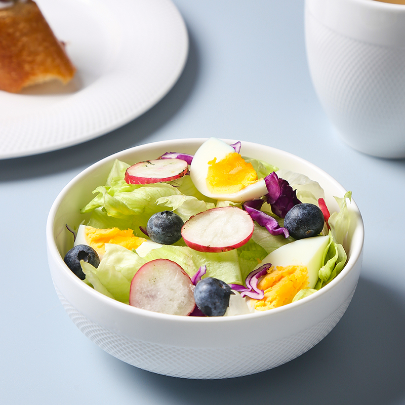 white porcelain ramen pasta bowl