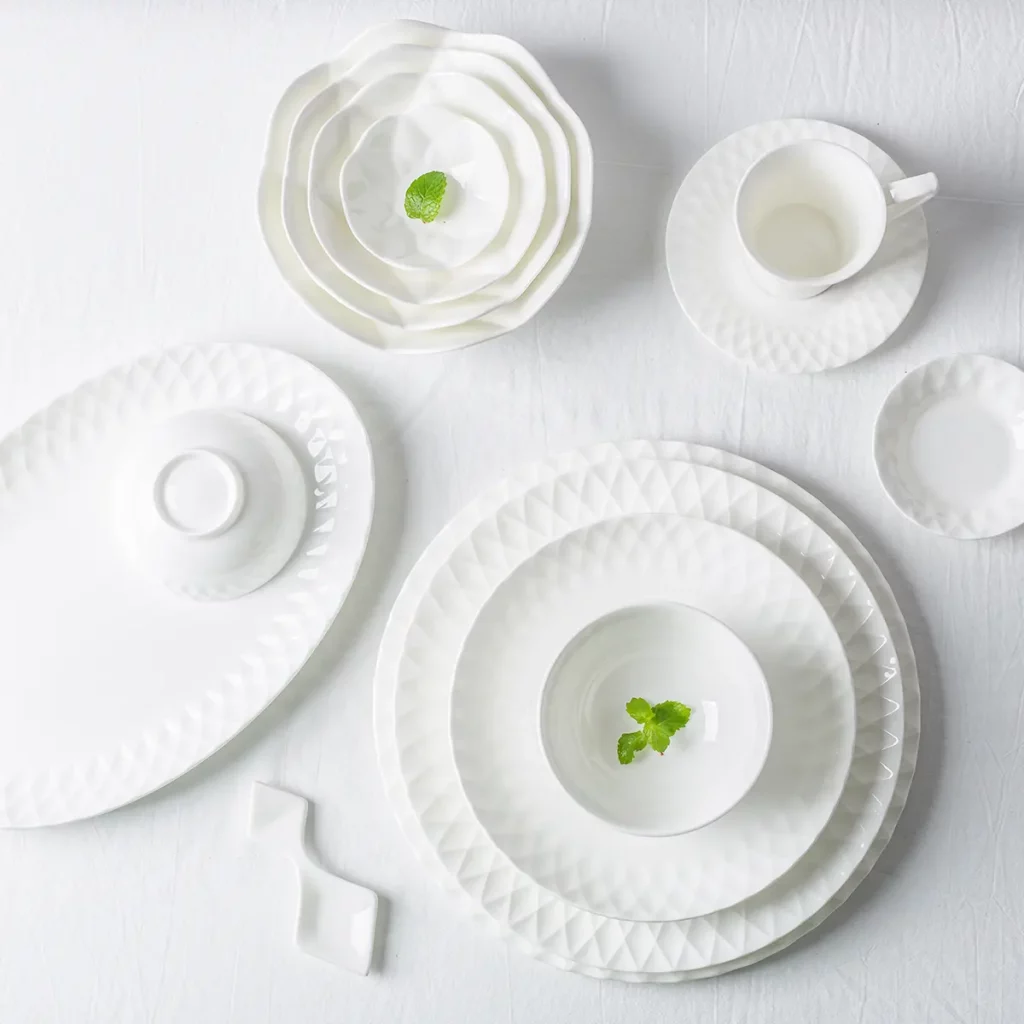 white porcelain dinnerware