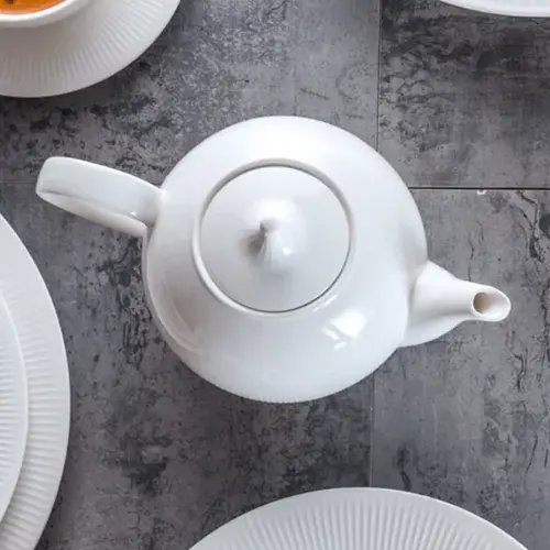 bule de chá de cerâmica branca