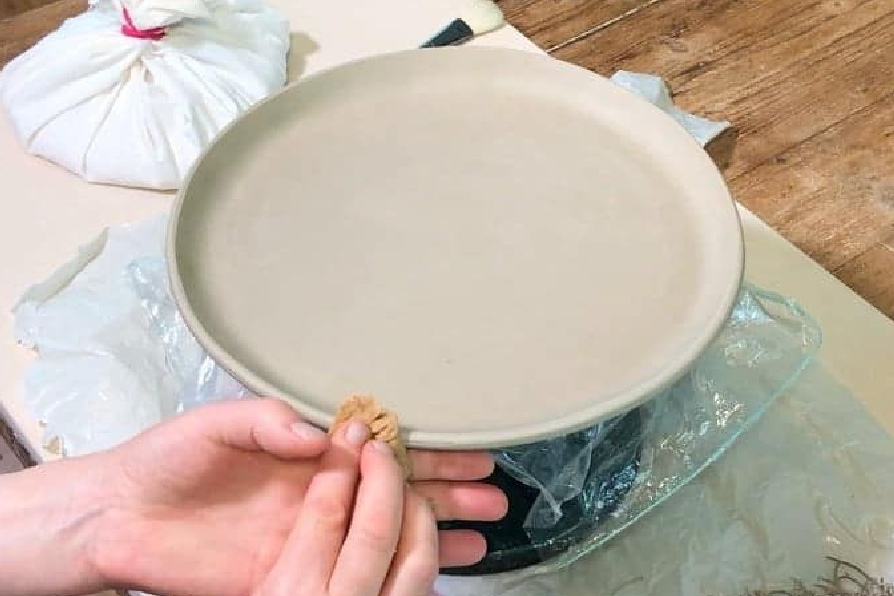 make ceramic plates