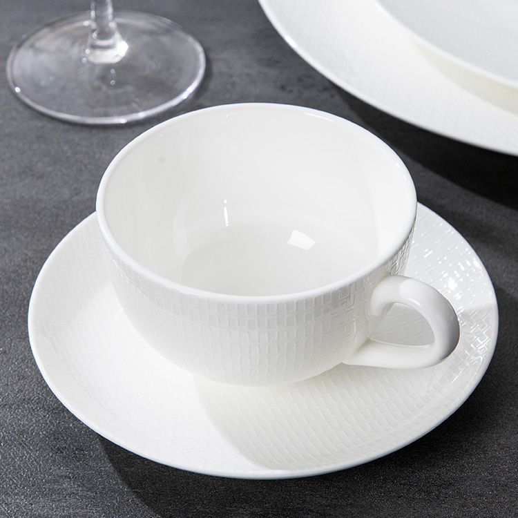 weiße Teetassen-Sets