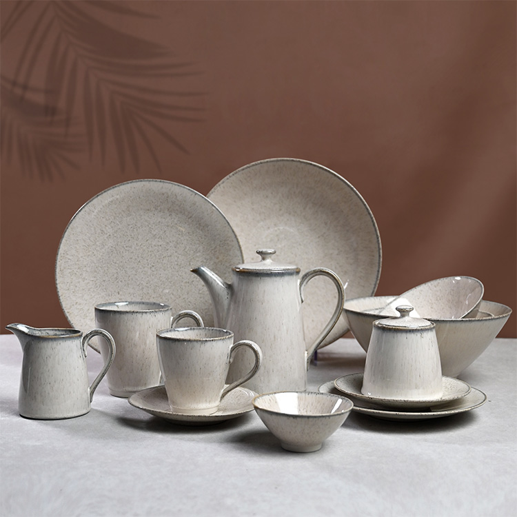 juego de platos de cerámica (1)