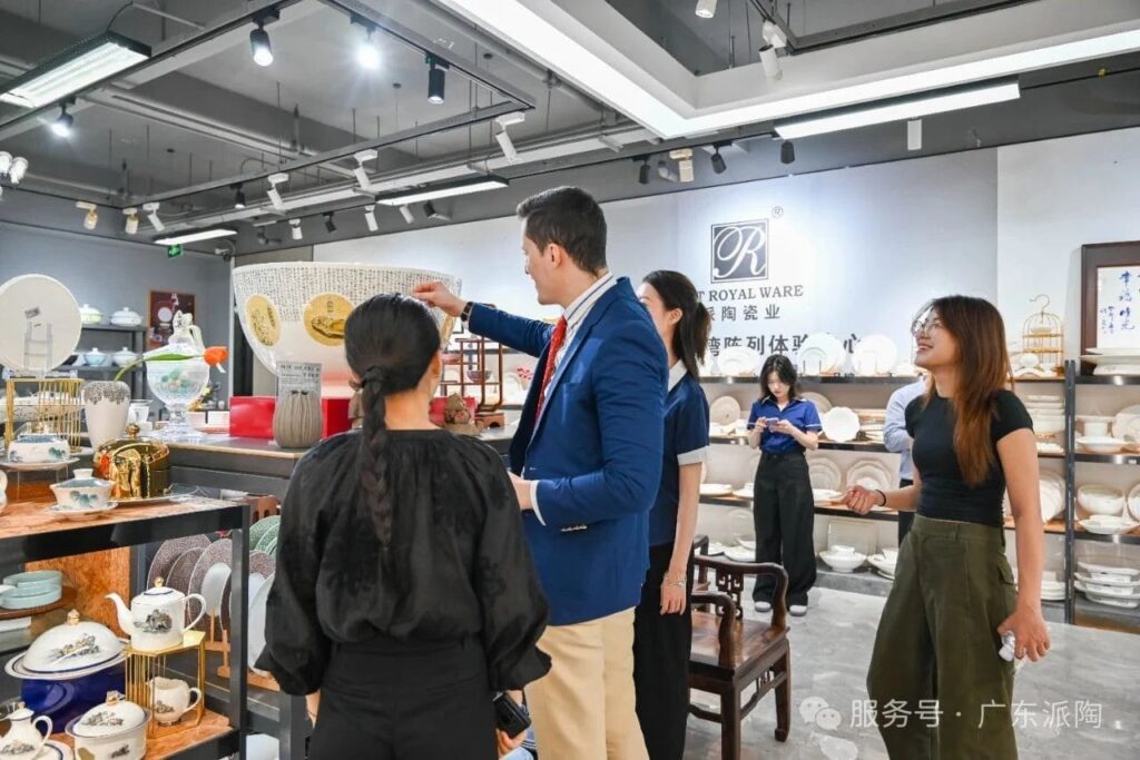 Uruguayan Consul General in Guangzhou Visits PITO Experience Center (1)