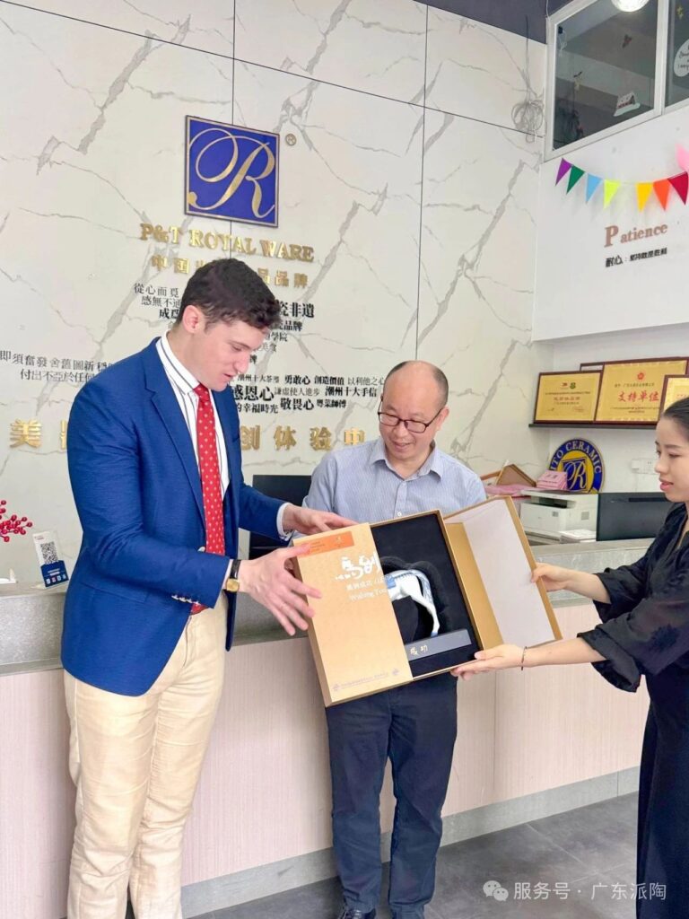 Uruguayan Consul General in Guangzhou Visits PITO Experience Center (14)