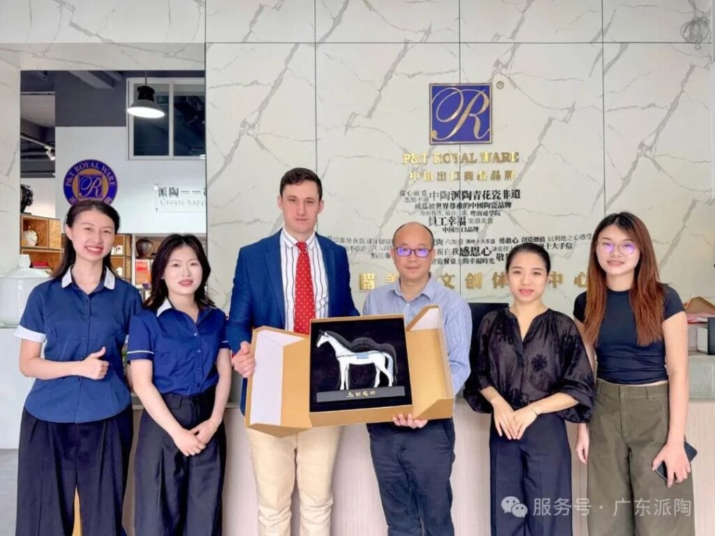 Uruguayan Consul General in Guangzhou Visits PITO Experience Center (2)