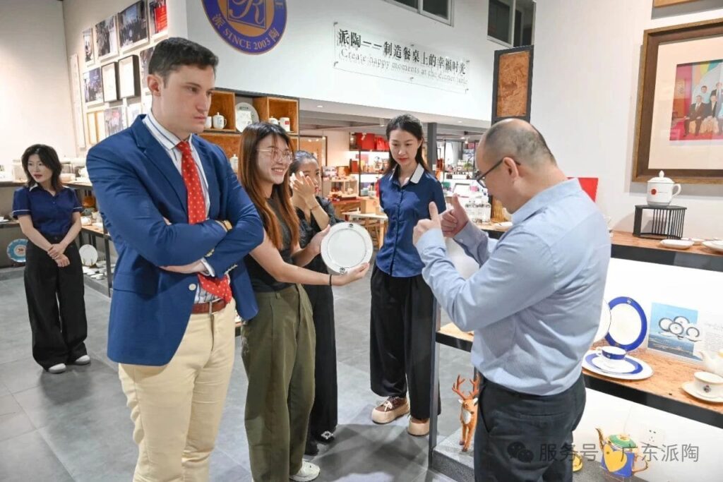 Uruguayan Consul General in Guangzhou Visits PITO Experience Center (6)