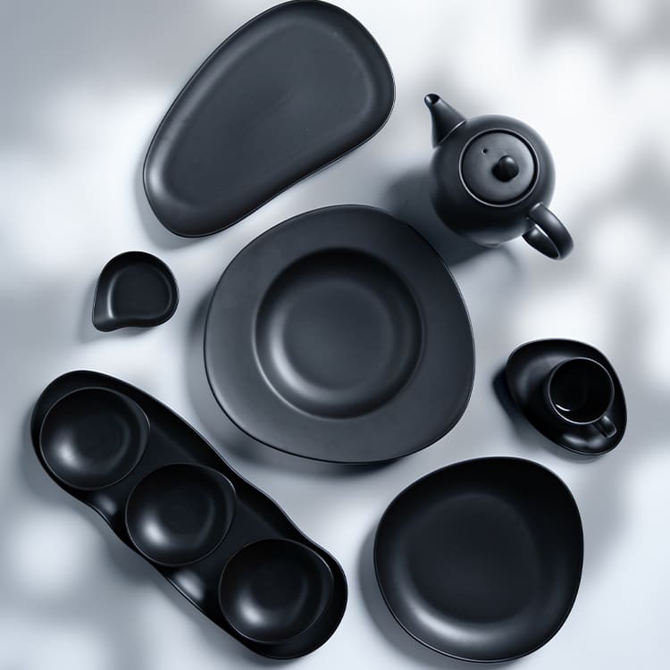 Azure Collection black dinner set (1)