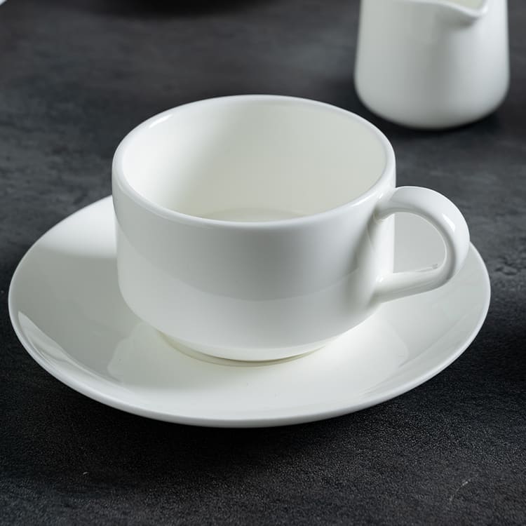 Pantheon-Tee & Kaffeetassen-Set aus feinem Porzellan (1)