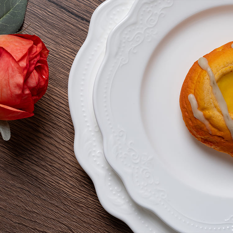 elsa fine porcelain plates (2)