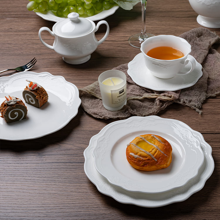 elsa fine porcelain plates (3)