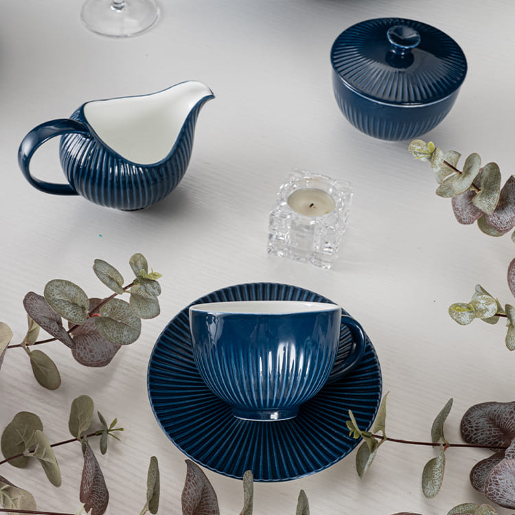 Blütenblaues Geschirrset (1)