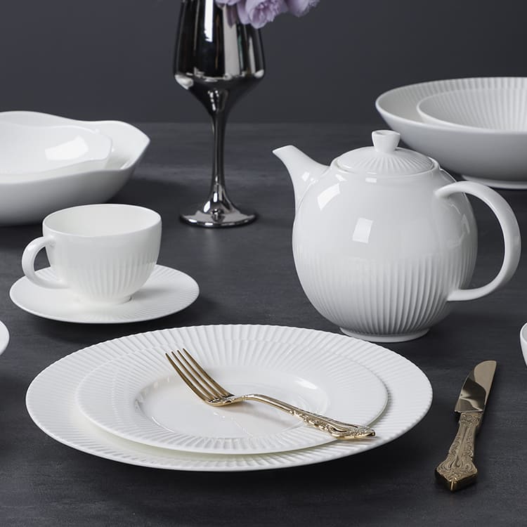 Blossom Modernes Tafelservice aus weißem Knochenporzellan (1)