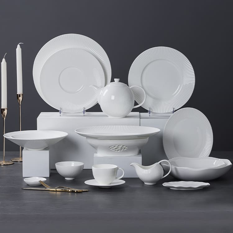 Blossom Modernes Tafelservice aus weißem Knochenporzellan (2)