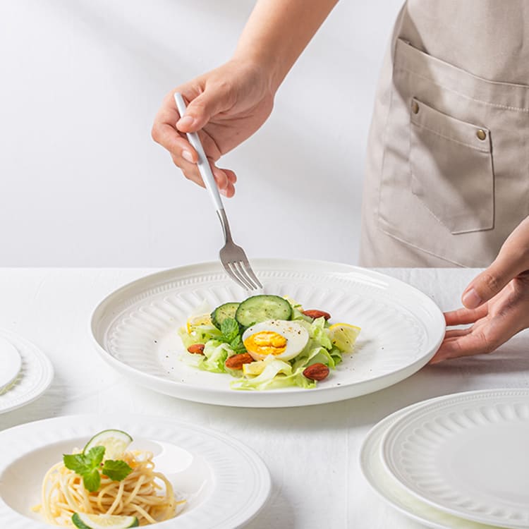 Roman White Coupe Plate (1)