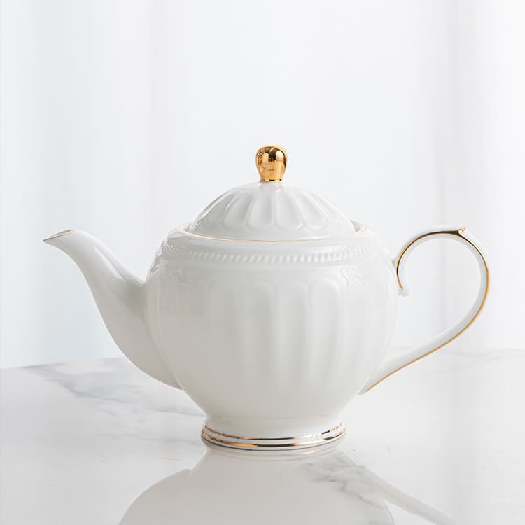 Roman White Teapot with Gold Trim (2)