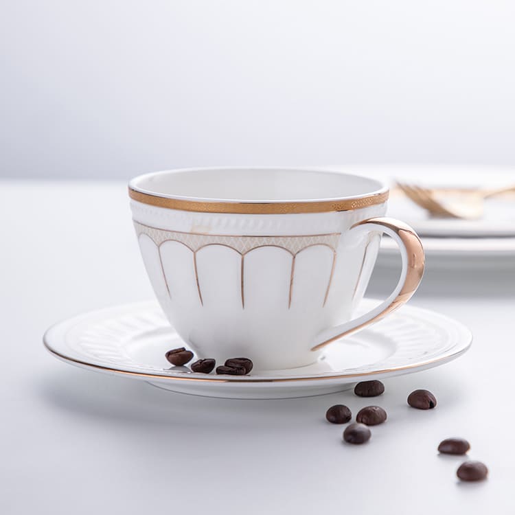 Roman White and Gold Coffee Cups (4)