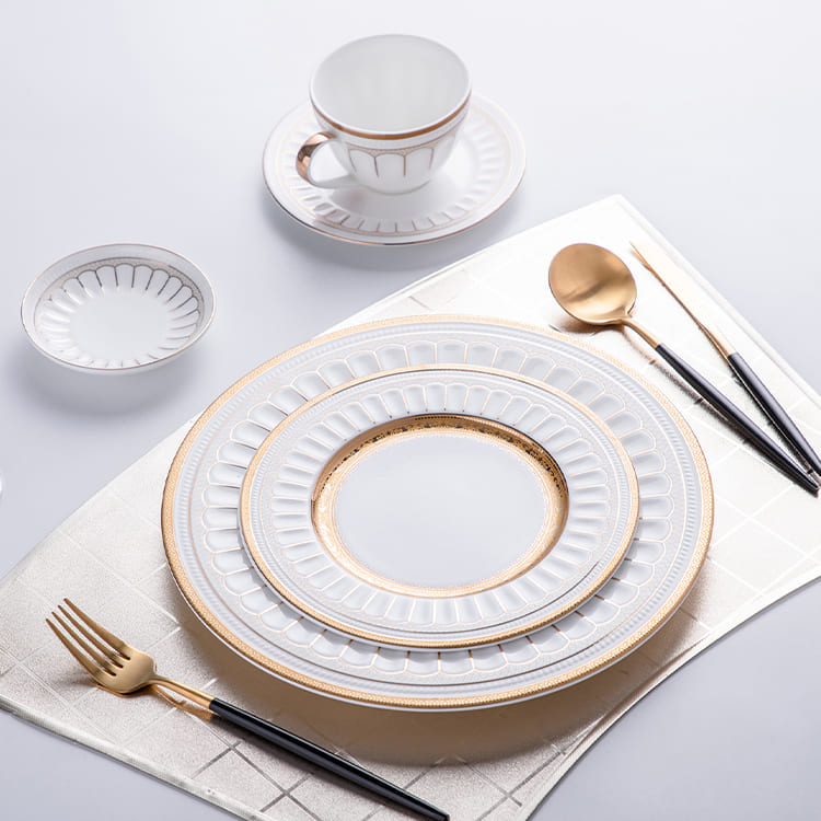 Vajilla Romana Blanca y Dorada (2)