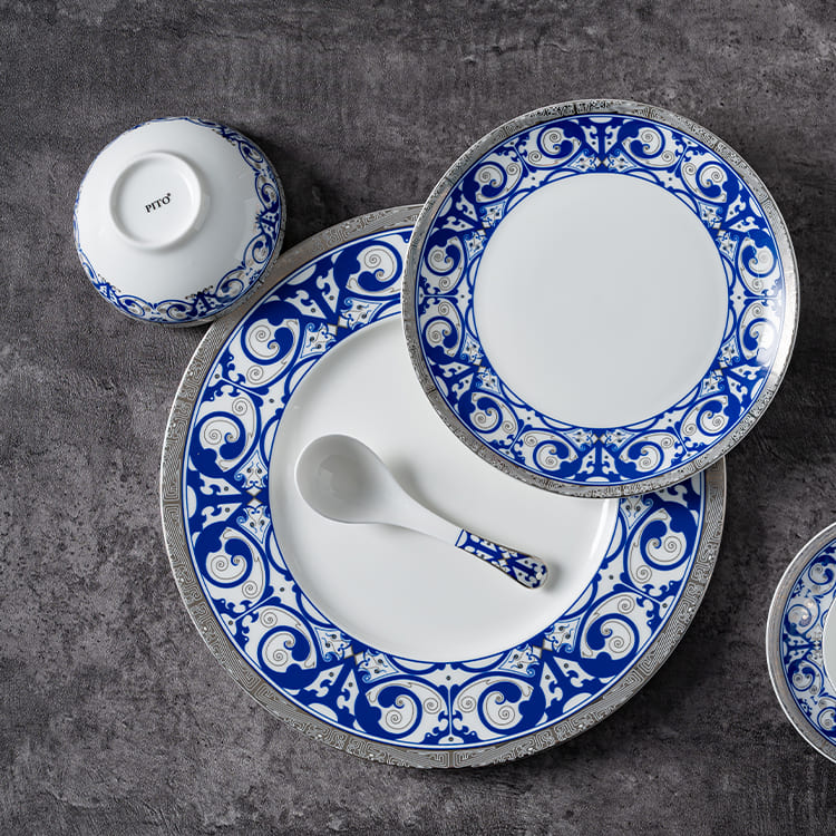 Blue and White Chinese Porcelain Dinnerware (3)