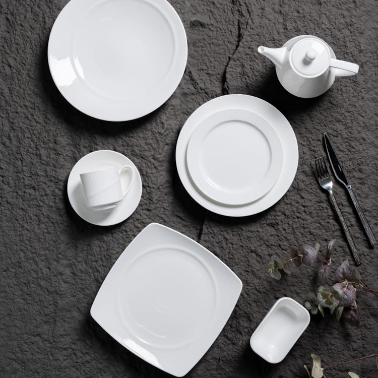 White Pinstripe Plates – Nebula Collection (3)