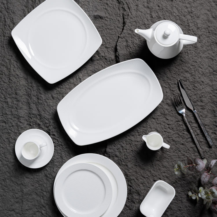 White Pinstripe Plates – Nebula Collection (4)