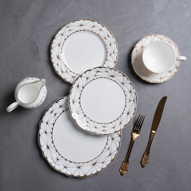 Ethereal White Plate with Gold Rim (1)