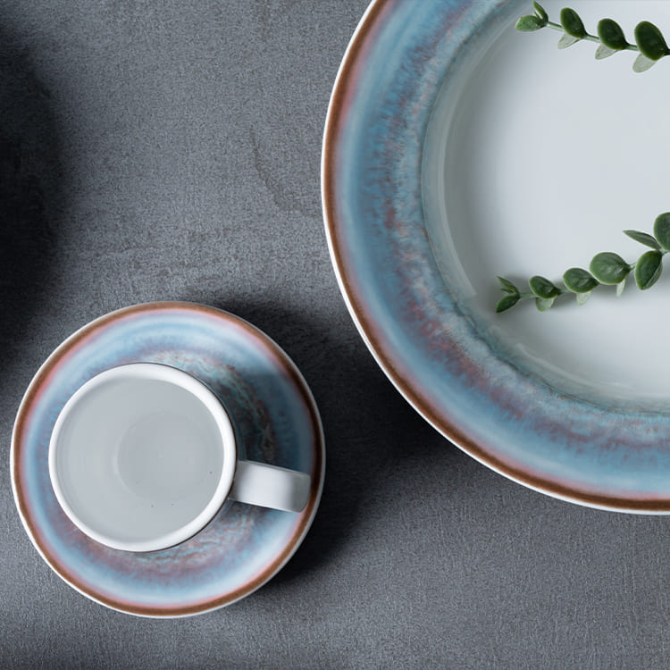 Taza de café colorida de porcelana Nebula Glow (1)