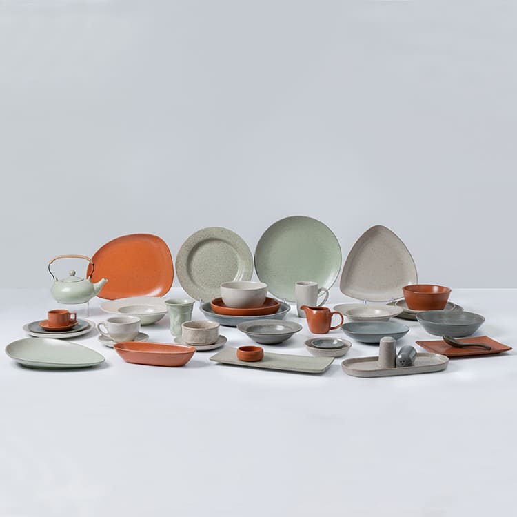 Louça salpicada multicolorida (2)