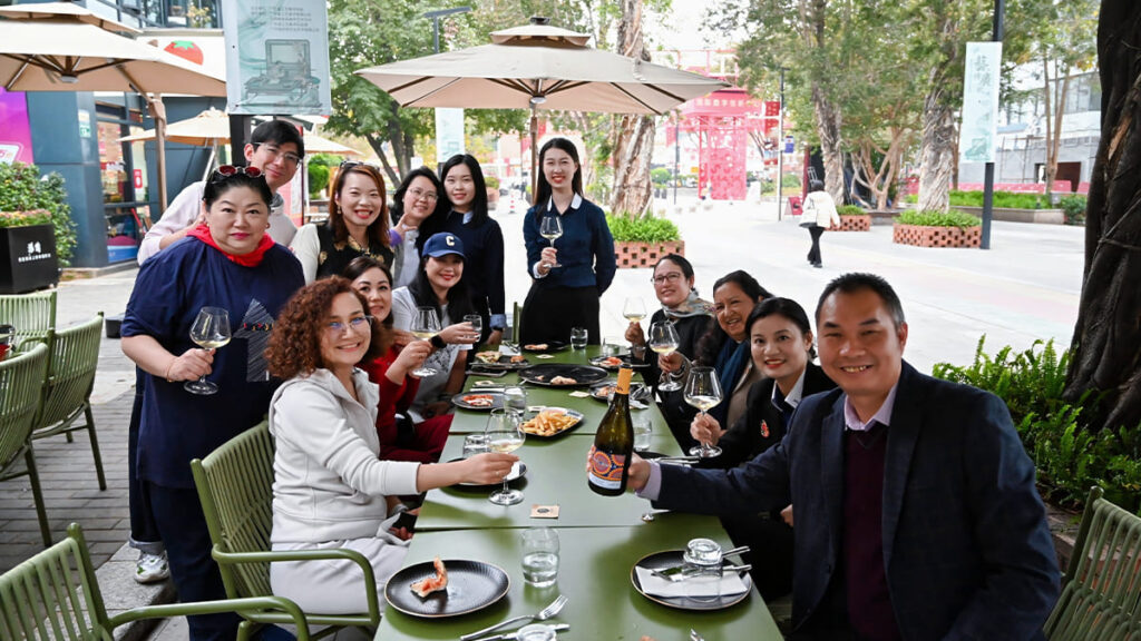 PITO Hosts Blue and White Porcelain Intangible Heritage Experience (23)