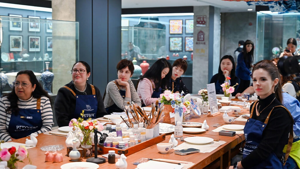PITO Hosts Blue and White Porcelain Intangible Heritage Experience (4)