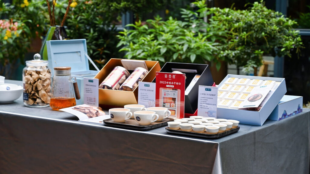 PITO Hosts Blue and White Porcelain Intangible Heritage Experience (5)