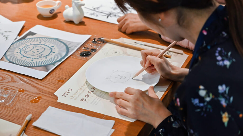 PITO Hosts Blue and White Porcelain Intangible Heritage Experience (6)