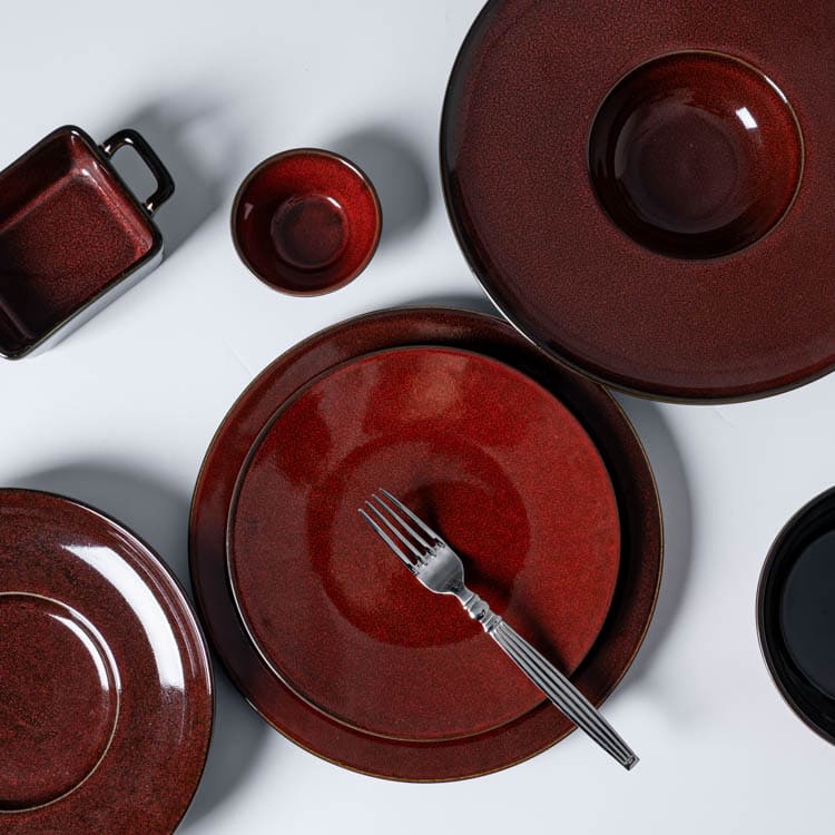 Crimson Red Porcelain Round Plate (1)