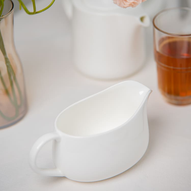 Fine Porcelain Gravy Boat (3)