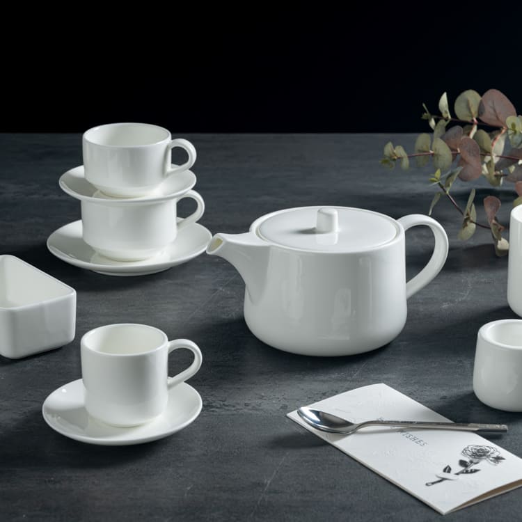 Fine Porcelain Teapot and Cup Set (4)