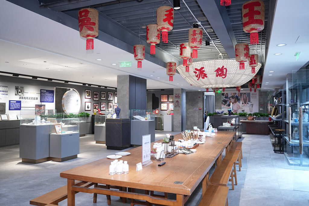 PITO Hosts Overseas Chinese Reception in Guangzhou to Promote Global Cultural Exchange Through Porcelain (1)