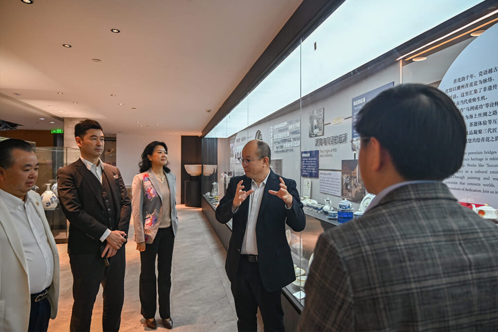 PITO Hosts Overseas Chinese Reception in Guangzhou to Promote Global Cultural Exchange Through Porcelain (3)