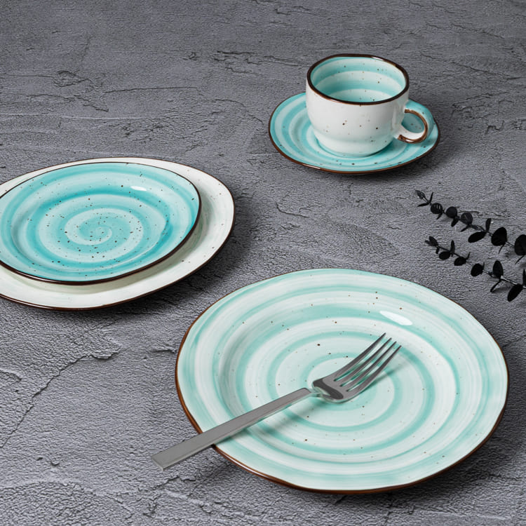 Spiral Pattern Blue and White Plates (5)