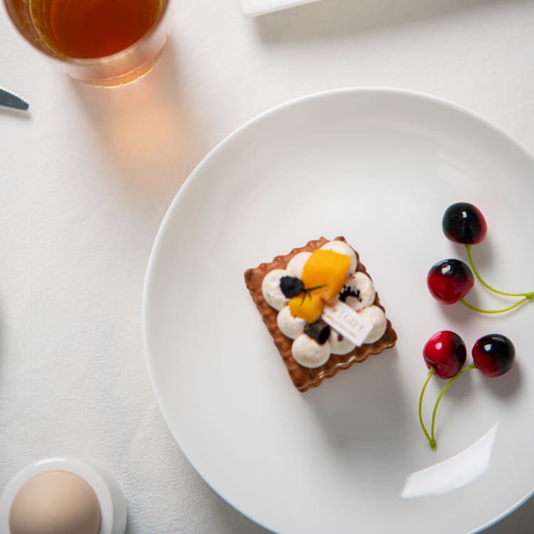 White Porcelain Dinnerware Set (2)