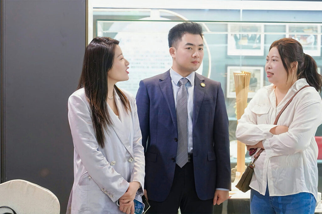 China–Africa Business Exchange at Haizhu Overseas Chinese Reception ...