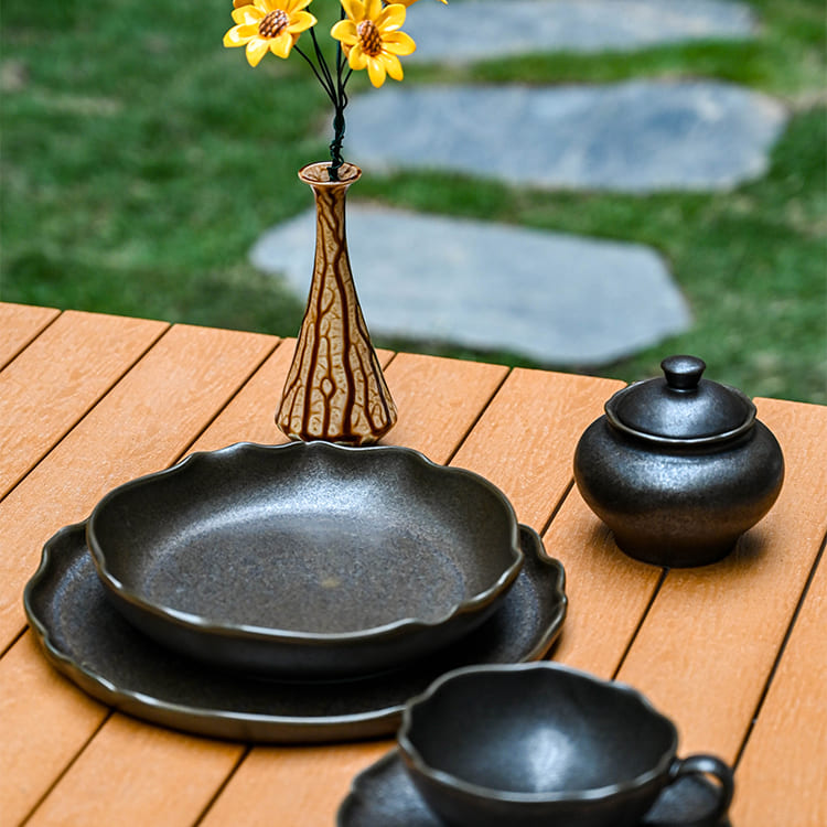 Matte Black Plate Set (4)