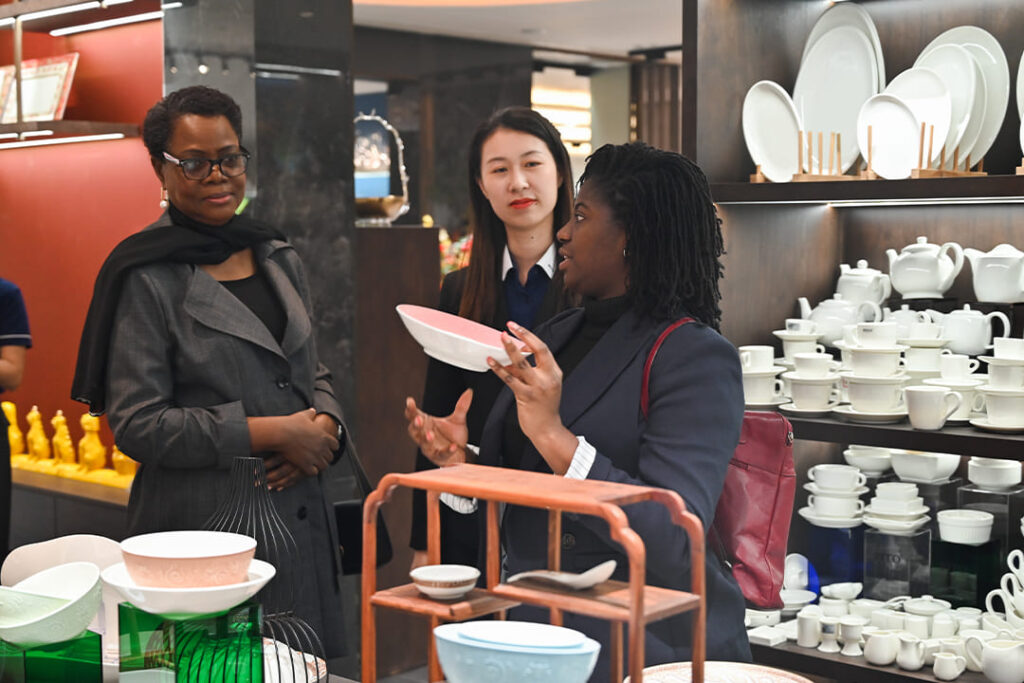 PITO Welcomes Delegation from the Mozambique Presidential Office to the Greater Bay Area Headquarters (16)