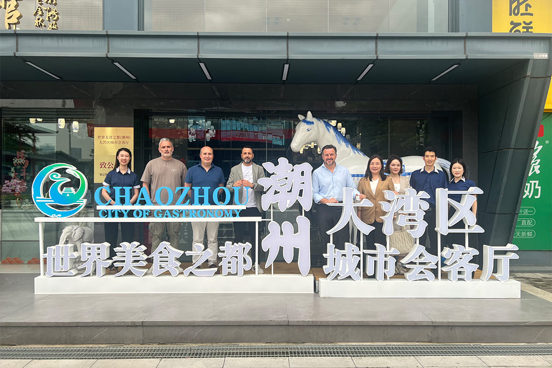 PITO Welcomes Vice Mayor of Elche Spain Advancing China–Spain Cultural and Trade Exchange Through Porcelain (2)