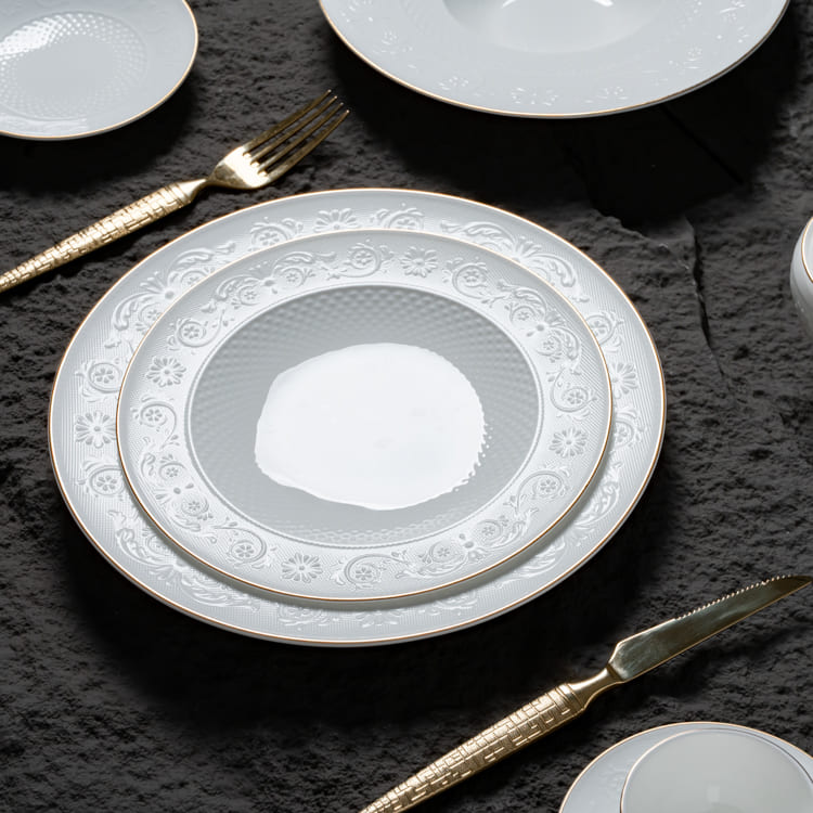 Platos llanos de porcelana blanca con borde dorado (6)