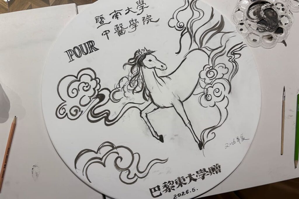 French Students Experience Chaozhou Blue and White Porcelain at PITO (1)